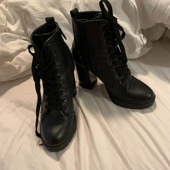 Steve Madden Laurie 6.5 black boots - Picture 2 of 6